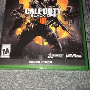 XBOX ONE X WITH PHANTOM WHITE CONTROLLER WITH BO4